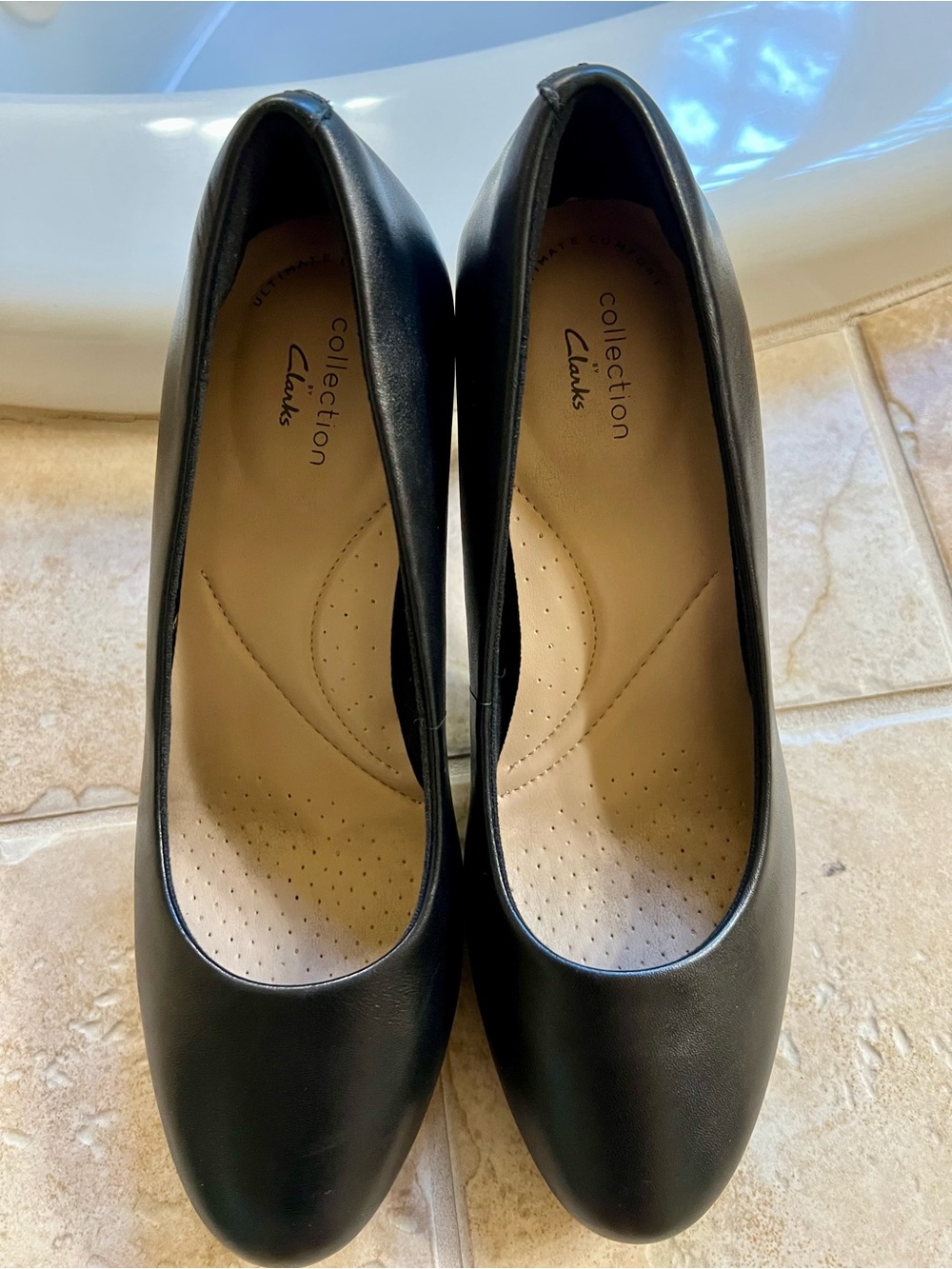 Clarks Black Women's Round-Toe Heels - Picture 2 of 3